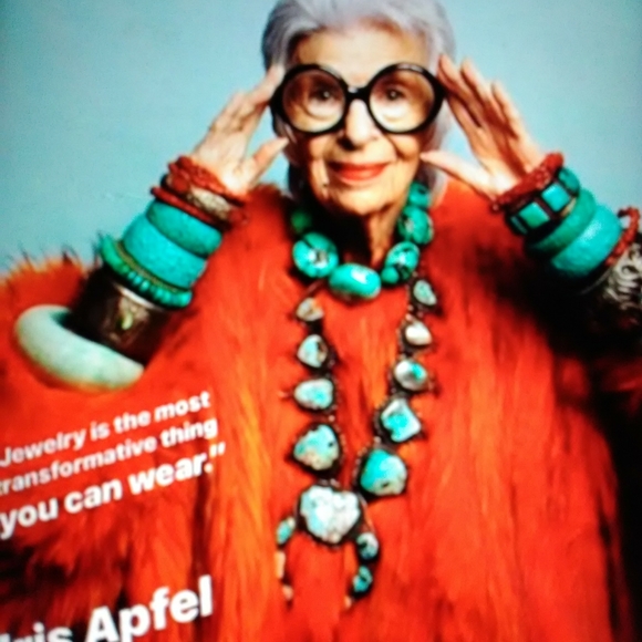 💫Meet your Posher, Missy 👑🍷🗼 - Picture 4 of 10